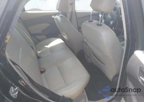 2015 Ford Focus Se z USA, uszkodzony, nr VIN 1FADP3F25FL353824